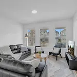 Lovelyhome-Foosball-Nearairport-5 Queen Beds -Air Conditioning