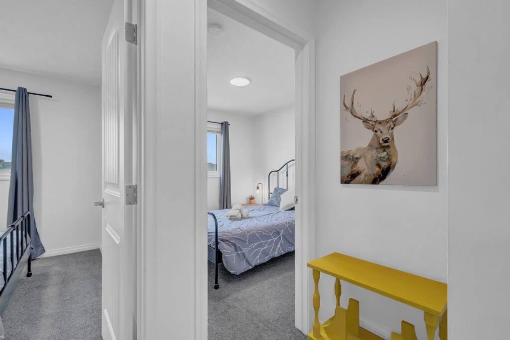 Holiday home Lovelyhome-foosball-nearairport-5 Queen Beds -air Conditioning *
